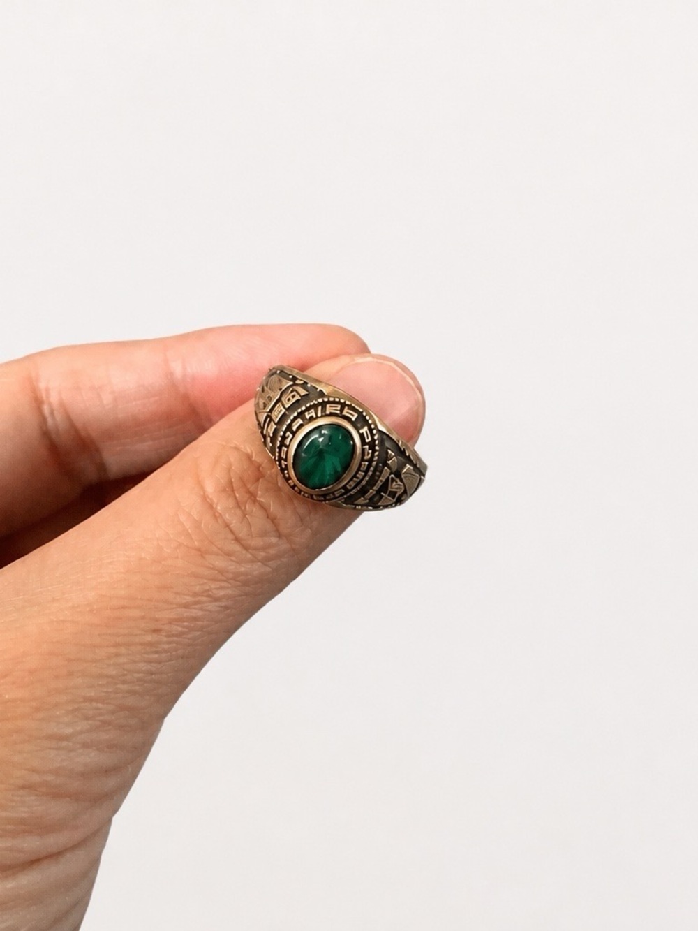 Vintage 1995 Jostens 10K Gold Emerald Graduation Signet Ring - Authentic